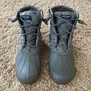 Sperry Syren Gulf Wool Quilt Duck Boot in Gray - Size 8